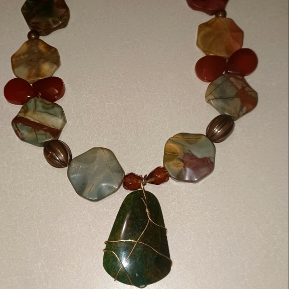 Artisan handcrafted Jasper and Jade statement necklace - Picture 6 of 8